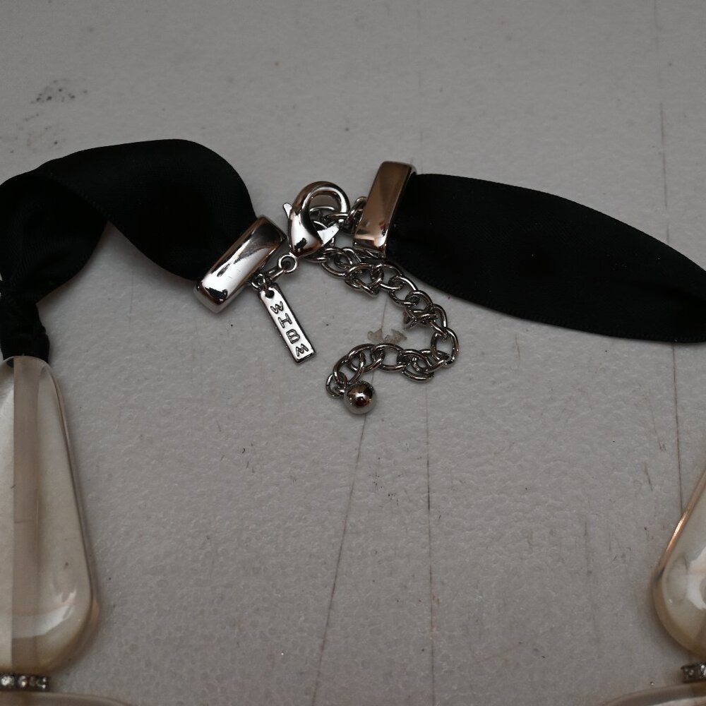 Clear Resin Statement Necklace chunky lucite geometric ribbon modernist - Picture 7 of 7